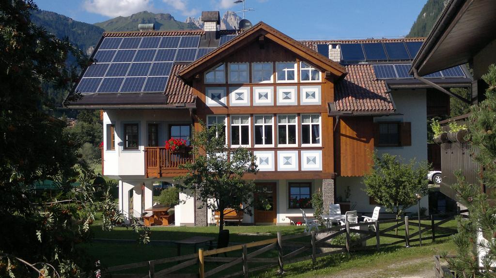 Casa Guido E Laura Apartman Pozza di Fassa Kültér fotó